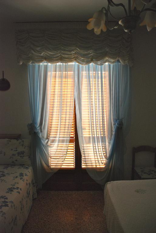 Bed And Breakfast Il Girasole Lamporecchio Szoba fotó
