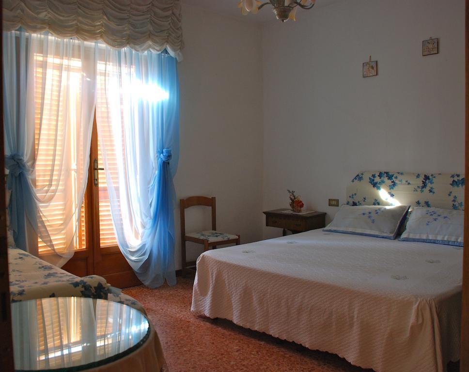Bed And Breakfast Il Girasole Lamporecchio Szoba fotó
